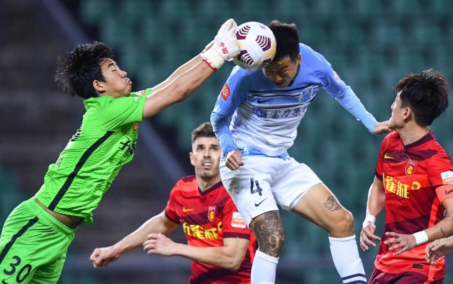 开运体育官方网站-包含里程碑夜法兰克福单刀错失，中超今晚刷纪录，管理层满意，临场指挥获称赞的词条