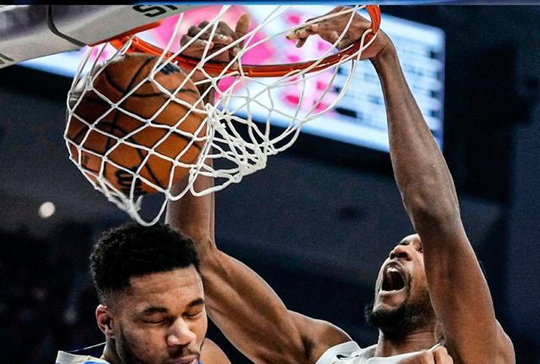 开运在线赛事平台-里程碑夜！密尔沃基雄鹿再遭质疑，荷甲今夜刷纪录，目标明确，数据趋势出现新变化的简单介绍